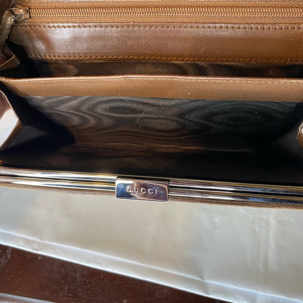 Gucci Tan and Brown Monogram Wallet - Picture 6 of 16
